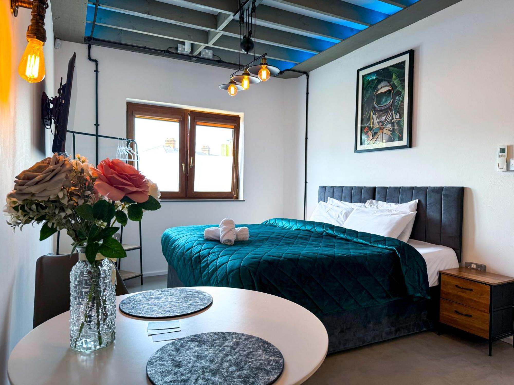 Unique Studio Apartment With Private Garden Londres Extérieur photo